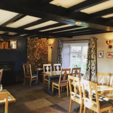 The Greyhound, Near Bedale 宾馆 *